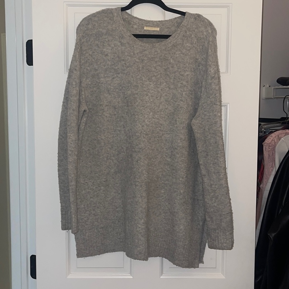 Cozy H&M sweater with side slit